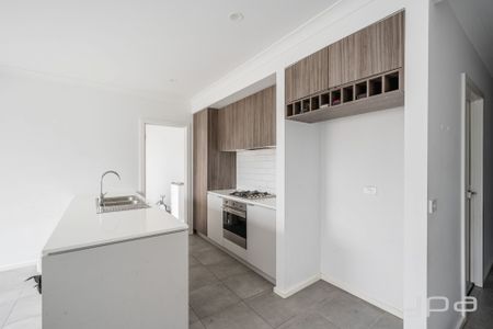 The Perfect Townhouse! - Photo 3