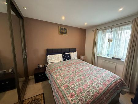 4 bedroom terraced house to rent - Photo 5