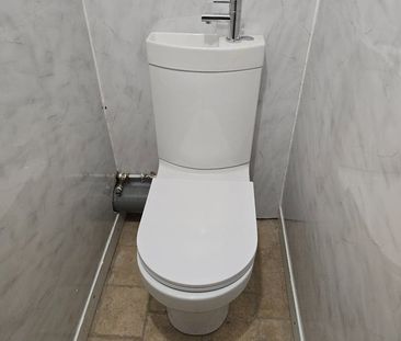 Room in a Shared House, Albert Square, E15 - Photo 6