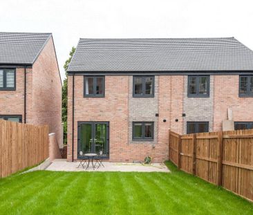 2 bedroom semi-detached house to rent - Photo 5