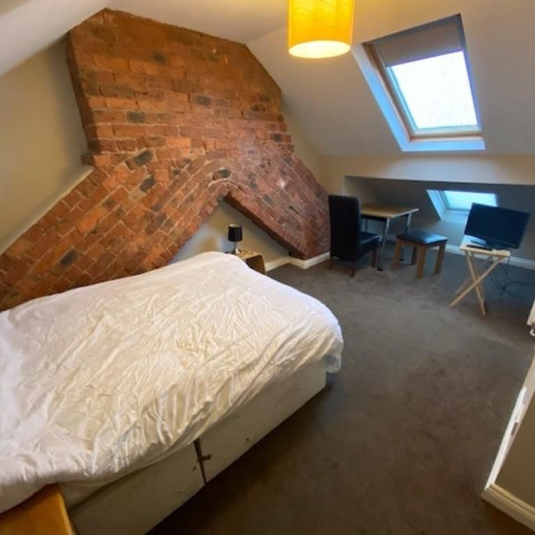 1 bedroom in a house share to rent - Photo 1