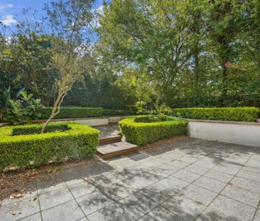 Beautifully Presented and Light Filled Garden Apartment - Photo 1