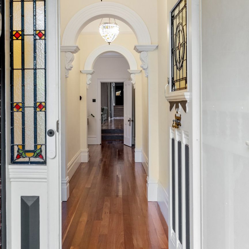 Charming Edwardian 3 Bedroom Home - Photo 1