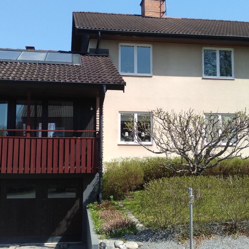 Håstavägen, Rimbo - Photo 1