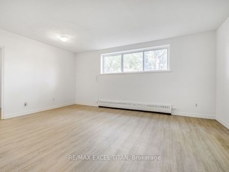 For Lease - 165 Colborne Avenue Unit# 102, Richmond Hill, Ontario - Photo 5