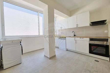 Apartment T3 in Oliveira, São Paio e São Sebastião, Guimarães - Photo 2