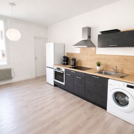 Location Appartement 2 pièces 55m² - Photo 3