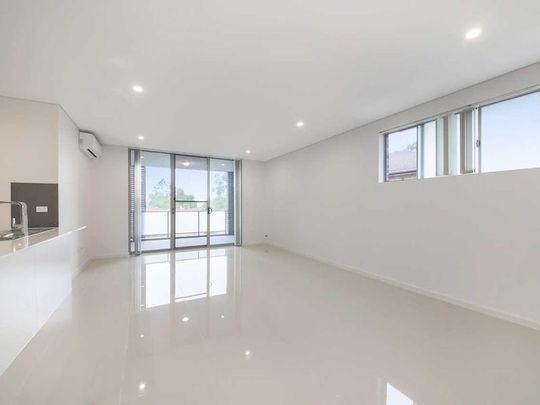 Beautiful 2 Bedroom Unit - Photo 1