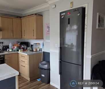 3 bedroom end of terrace house to rent - Photo 6