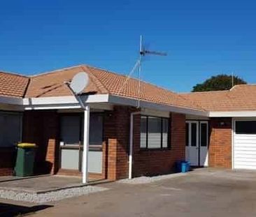 City Centre - 3 Bedrooms - Photo 5