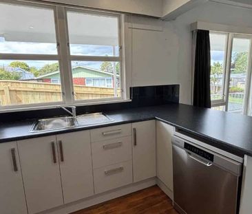 Four bedroom home in Virginia Heights - Photo 3