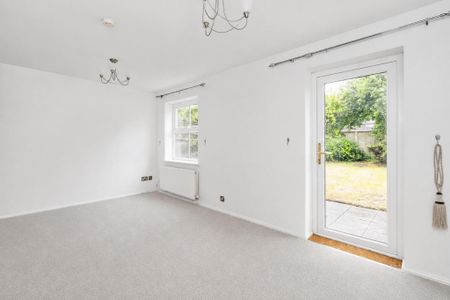 2 bedroom end of terrace house to rent - Photo 2