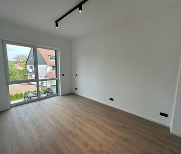 Hochwertige Neubau-Wohnung, exklusive Ausstattung, umlaufender XL-Balkon, in Hennen, zu vermieten - Foto 4