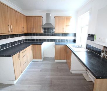 3 bedroom terraced house to rent - Photo 4