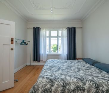 Cozy 3-Bedroom Home with Sleepout, Close to the Beach - Available J... - Photo 1