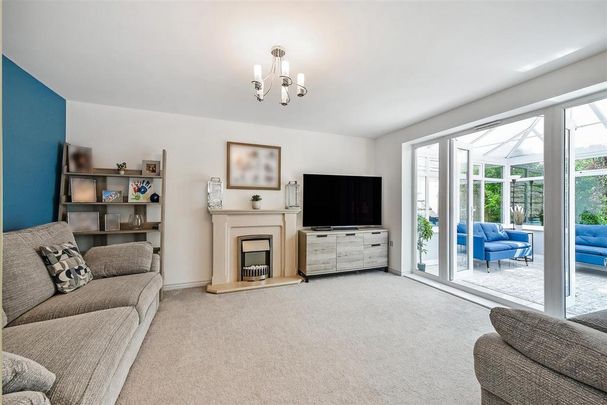 4 bedroom detached house to rent - Photo 1