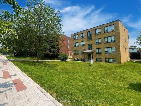 For Lease - 9901 Yonge Street Unit# 3, Richmond Hill, Ontario - Photo 3
