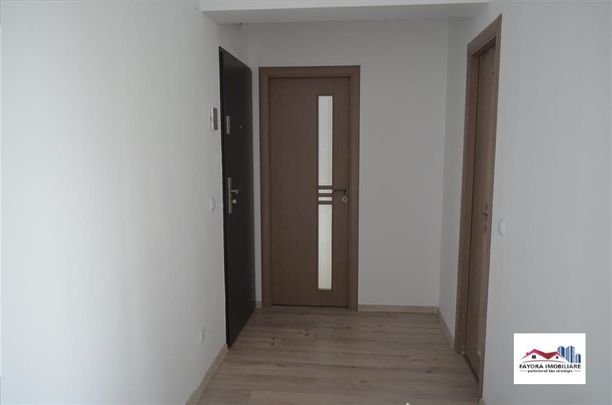 Ap. Nou 1 Camera cu Parcare Inclusa de Inchiriat Zona Tudor - Fotografie 1
