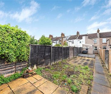 2 bedroom terraced house to rent - Photo 4