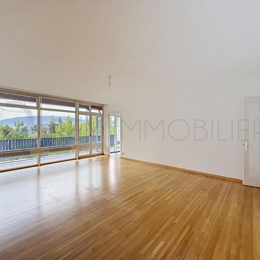 Apartment crossing with terrace - Photo 1