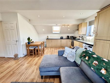 2 bedroom apartment to rent - Photo 4