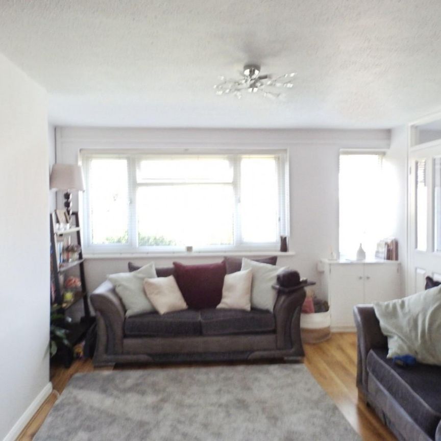 3 bedroom House To Let - Photo 1