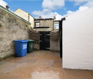 Terraced House to rent on - Photo 6