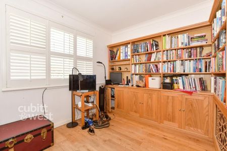 4 bedroom detached house to rent - Photo 3