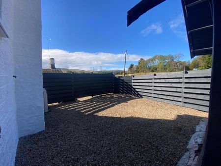 4 bedroom detached house to rent - Photo 4