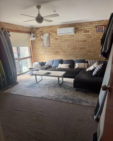 Broadbeach Waters - Photo 2