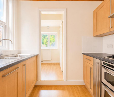 3 bedroom terraced house to rent - Photo 6