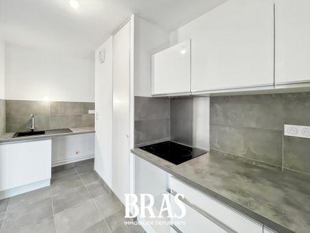 Location Appartement 3 pièces 65m² ST NAZAIRE 44600 - Photo 3