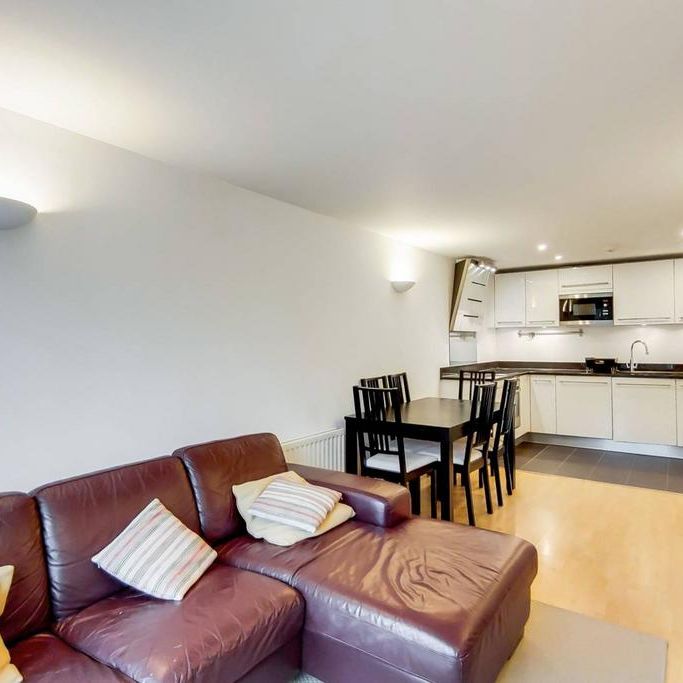 2 bedroom flat to rent - Photo 1