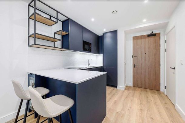 A fantastic studio apartment with balcony. - Photo 1