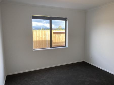 Spacious luxury living - Photo 3