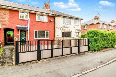 3 bedroom semi-detached house to rent - Photo 4