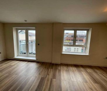 Lower Canal Walk, Southampton, SO14 - Photo 1