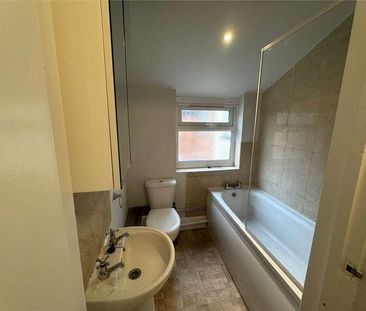 Prince Of Wales Avenue, Reading, Berkshire, RG30 - Photo 2