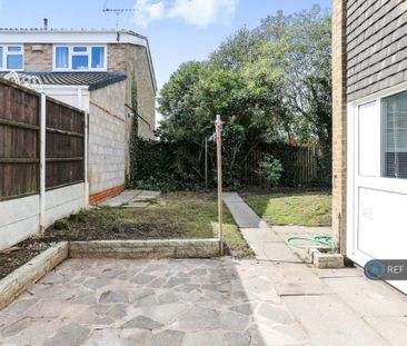 3 bedroom terraced house to rent - Photo 3