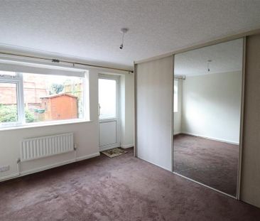 2 bedroom maisonette to rent - Photo 4