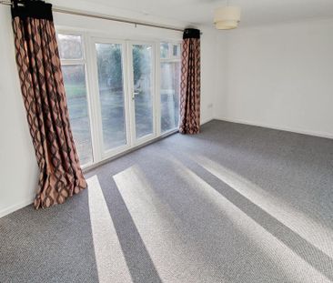 5 bedroom detached house to rent - Photo 2