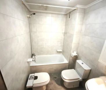 Piso en alquiler en Calle del Conde de Torrecedeira, cerca de Plaza... - Foto 1