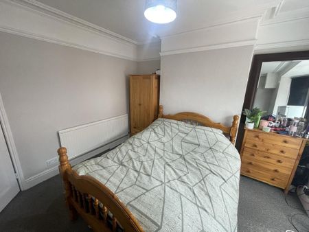 4 bedroom terraced house to rent - Photo 4