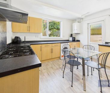 4 bedroom semi-detached house to rent - Photo 1