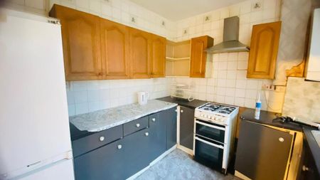 4 bedroom terraced house to rent - Photo 5