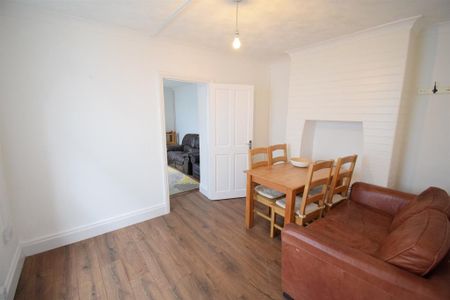 3 bedroom terraced house to rent - Photo 2