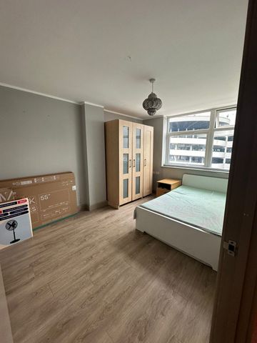 Two bedroom apartment ideal for working families- 1900 pcm inclusive bills - Photo 4