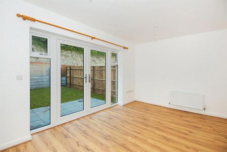 3 bedroom terraced house to rent - Photo 3