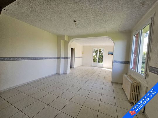 Location Maison 5 pièces 106m² CHAMPLAY 89300 - Photo 1
