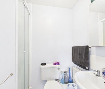 2 bedroom end of terrace house to rent - Photo 4